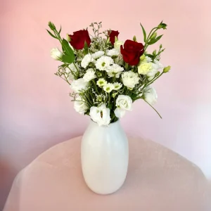 זר Whispers of Roses