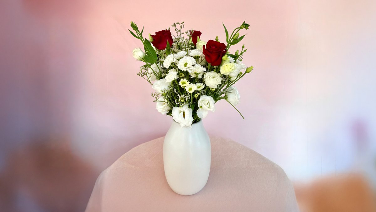 זר Whispers of Roses